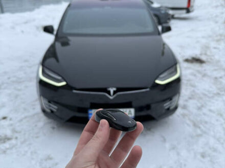 Черный Тесла Модель Х, объемом двигателя 0 л и пробегом 104 тыс. км за 27000 $, фото 1 на Automoto.ua