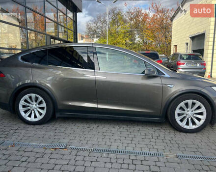 Коричневий Тесла Модель Х, об'ємом двигуна 0 л та пробігом 108 тис. км за 22500 $, фото 8 на Automoto.ua
