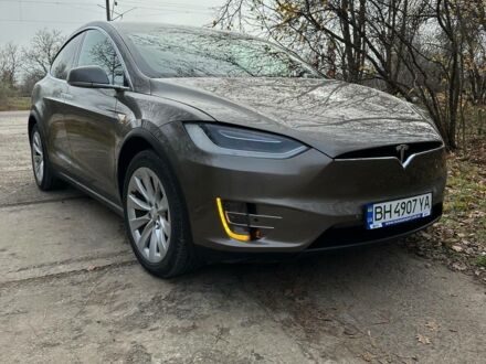 Коричневый Тесла Модель Х, объемом двигателя 0 л и пробегом 62 тыс. км за 17500 $, фото 1 на Automoto.ua