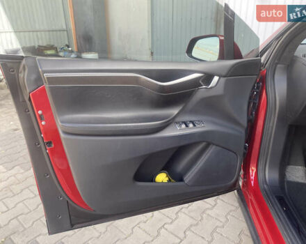 Красный Тесла Модель Х, объемом двигателя 0 л и пробегом 112 тыс. км за 22300 $, фото 19 на Automoto.ua