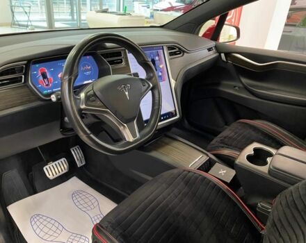 Красный Тесла Модель Х, объемом двигателя 0 л и пробегом 60 тыс. км за 33562 $, фото 5 на Automoto.ua