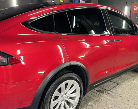 Красный Тесла Модель Х, объемом двигателя 0 л и пробегом 99 тыс. км за 30500 $, фото 27 на Automoto.ua