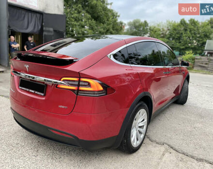 Красный Тесла Модель Х, объемом двигателя 0 л и пробегом 99 тыс. км за 30500 $, фото 37 на Automoto.ua