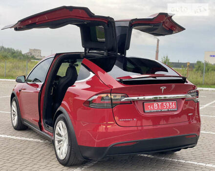 Красный Тесла Модель Х, объемом двигателя 0 л и пробегом 99 тыс. км за 30500 $, фото 60 на Automoto.ua