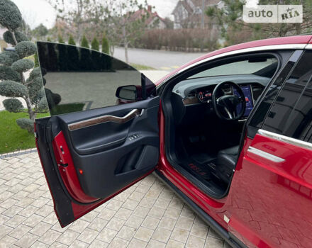 Червоний Тесла Модель Х, об'ємом двигуна 0 л та пробігом 104 тис. км за 30000 $, фото 24 на Automoto.ua