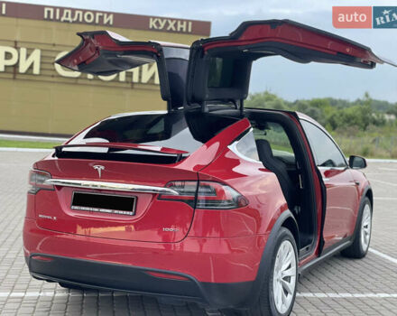 Красный Тесла Модель Х, объемом двигателя 0 л и пробегом 99 тыс. км за 30500 $, фото 62 на Automoto.ua