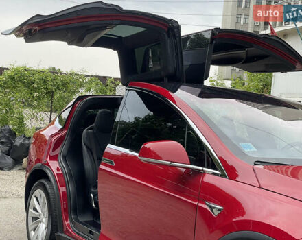 Красный Тесла Модель Х, объемом двигателя 0 л и пробегом 99 тыс. км за 30500 $, фото 40 на Automoto.ua