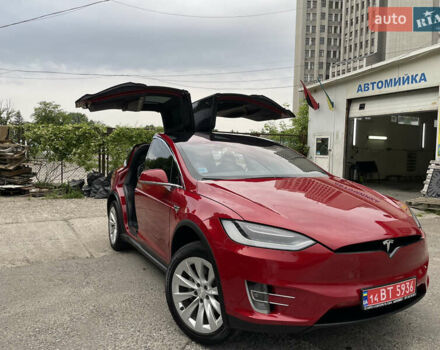 Красный Тесла Модель Х, объемом двигателя 0 л и пробегом 99 тыс. км за 30500 $, фото 39 на Automoto.ua