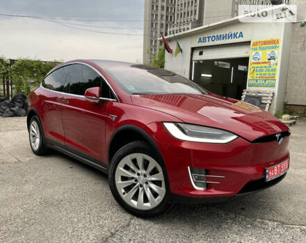 Красный Тесла Модель Х, объемом двигателя 0 л и пробегом 99 тыс. км за 30500 $, фото 45 на Automoto.ua