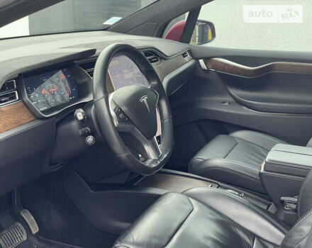 Красный Тесла Модель Х, объемом двигателя 0 л и пробегом 99 тыс. км за 30500 $, фото 9 на Automoto.ua