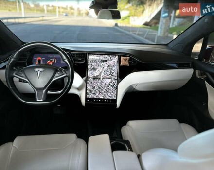 Красный Тесла Модель Х, объемом двигателя 0 л и пробегом 110 тыс. км за 27000 $, фото 13 на Automoto.ua
