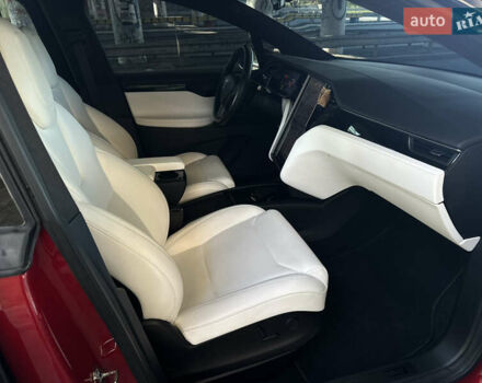 Красный Тесла Модель Х, объемом двигателя 0 л и пробегом 110 тыс. км за 27000 $, фото 17 на Automoto.ua