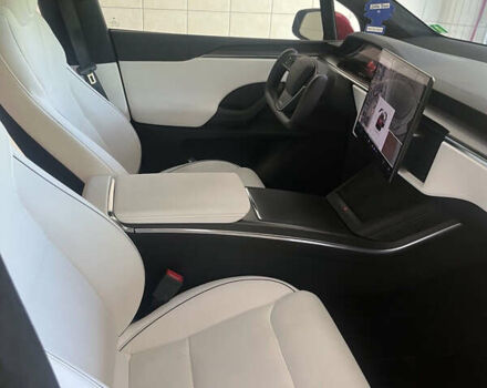 Красный Тесла Модель Х, объемом двигателя 0 л и пробегом 65 тыс. км за 49900 $, фото 6 на Automoto.ua
