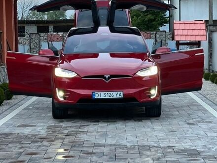 Красный Тесла Модель Х, объемом двигателя 0 л и пробегом 118 тыс. км за 18500 $, фото 1 на Automoto.ua