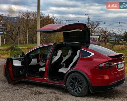 Красный Тесла Модель Х, объемом двигателя 0 л и пробегом 107 тыс. км за 20500 $, фото 1 на Automoto.ua