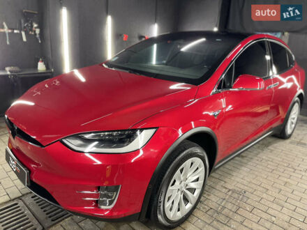 Красный Тесла Модель Х, объемом двигателя 0 л и пробегом 119 тыс. км за 30500 $, фото 1 на Automoto.ua