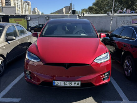 Красный Тесла Модель Х, объемом двигателя 0 л и пробегом 100 тыс. км за 27000 $, фото 1 на Automoto.ua