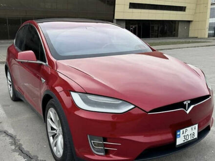 Красный Тесла Модель Х, объемом двигателя 0 л и пробегом 106 тыс. км за 23000 $, фото 1 на Automoto.ua
