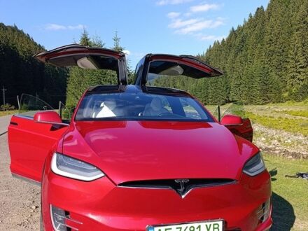 Красный Тесла Модель Х, объемом двигателя 0 л и пробегом 200 тыс. км за 28800 $, фото 1 на Automoto.ua