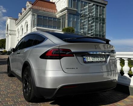 Серый Тесла Модель Х, объемом двигателя 0 л и пробегом 228 тыс. км за 18000 $, фото 3 на Automoto.ua