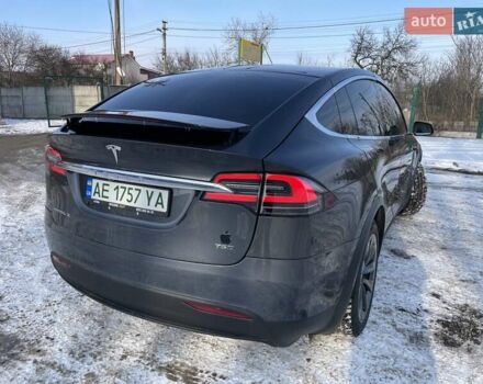 Серый Тесла Модель Х, объемом двигателя 0 л и пробегом 220 тыс. км за 17500 $, фото 8 на Automoto.ua