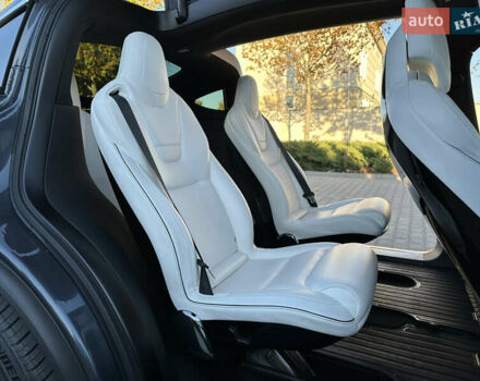 Серый Тесла Модель Х, объемом двигателя 0 л и пробегом 75 тыс. км за 25500 $, фото 4 на Automoto.ua