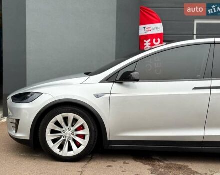 Серый Тесла Модель Х, объемом двигателя 0 л и пробегом 111 тыс. км за 20500 $, фото 4 на Automoto.ua