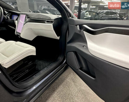 Серый Тесла Модель Х, объемом двигателя 0 л и пробегом 229 тыс. км за 24500 $, фото 24 на Automoto.ua