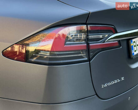 Серый Тесла Модель Х, объемом двигателя 0 л и пробегом 75 тыс. км за 25500 $, фото 26 на Automoto.ua