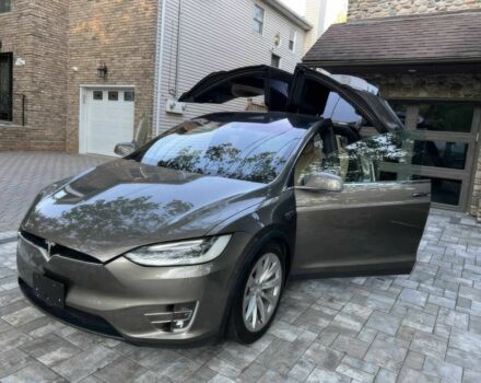 Серый Тесла Модель Х, объемом двигателя 0 л и пробегом 79 тыс. км за 18000 $, фото 3 на Automoto.ua