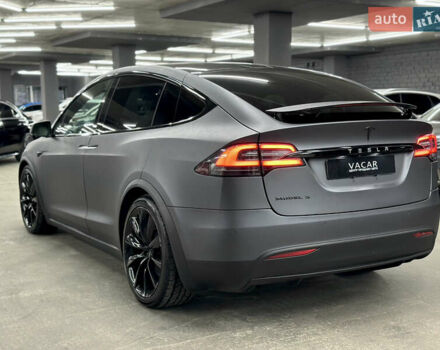 Серый Тесла Модель Х, объемом двигателя 0 л и пробегом 229 тыс. км за 24500 $, фото 4 на Automoto.ua