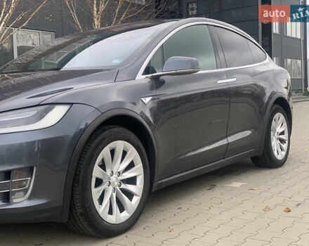 Серый Тесла Модель Х, объемом двигателя 0 л и пробегом 84 тыс. км за 26500 $, фото 8 на Automoto.ua