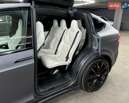 Серый Тесла Модель Х, объемом двигателя 0 л и пробегом 229 тыс. км за 24500 $, фото 18 на Automoto.ua