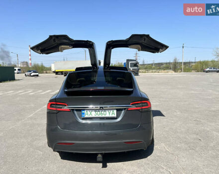 Тесла Модель Х 2016 в Харькове на Automoto.ua Серый Тесла Модель Х, объемом двигателя 0 л и пробегом 99 тыс. км за 32000 $, фото 5 на Automoto.ua