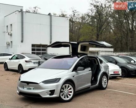 Серый Тесла Модель Х, объемом двигателя 0 л и пробегом 111 тыс. км за 20500 $, фото 1 на Automoto.ua