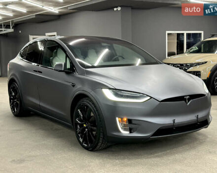 Серый Тесла Модель Х, объемом двигателя 0 л и пробегом 229 тыс. км за 24500 $, фото 10 на Automoto.ua