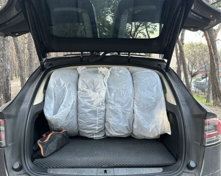 Сірий Тесла Модель Х, об'ємом двигуна 0 л та пробігом 250 тис. км за 21900 $, фото 5 на Automoto.ua