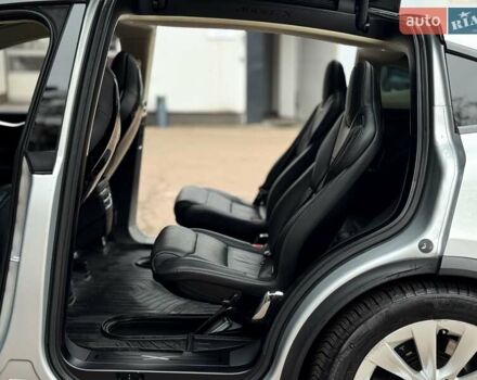 Серый Тесла Модель Х, объемом двигателя 0 л и пробегом 111 тыс. км за 20500 $, фото 16 на Automoto.ua