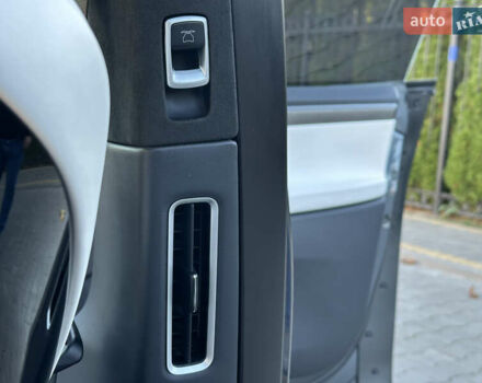 Серый Тесла Модель Х, объемом двигателя 0 л и пробегом 75 тыс. км за 25500 $, фото 46 на Automoto.ua