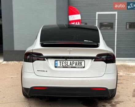 Серый Тесла Модель Х, объемом двигателя 0 л и пробегом 111 тыс. км за 20500 $, фото 8 на Automoto.ua