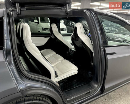 Серый Тесла Модель Х, объемом двигателя 0 л и пробегом 229 тыс. км за 24500 $, фото 21 на Automoto.ua