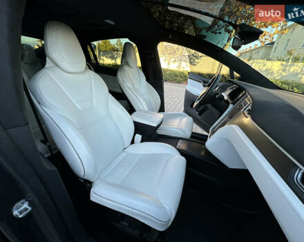 Серый Тесла Модель Х, объемом двигателя 0 л и пробегом 75 тыс. км за 25500 $, фото 59 на Automoto.ua