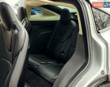 Серый Тесла Модель Х, объемом двигателя 0 л и пробегом 111 тыс. км за 20500 $, фото 15 на Automoto.ua