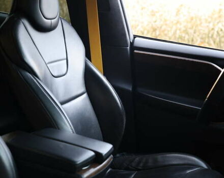 Тесла Модель Х 2016 в Ивано-Франковске на Automoto.ua Серый Тесла Модель Х, объемом двигателя 0 л и пробегом 120 тыс. км за 25000 $, фото 22 на Automoto.ua
