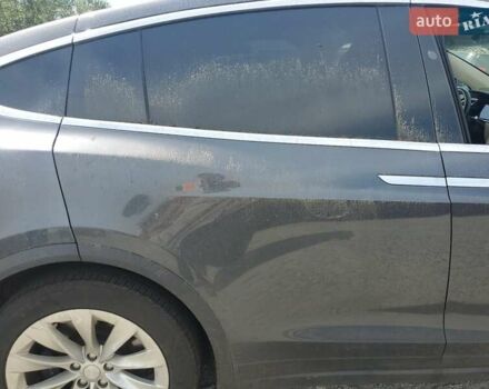 Сірий Тесла Модель Х, об'ємом двигуна 0 л та пробігом 65 тис. км за 8700 $, фото 10 на Automoto.ua
