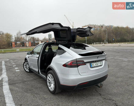 Серый Тесла Модель Х, объемом двигателя 0 л и пробегом 215 тыс. км за 21700 $, фото 39 на Automoto.ua