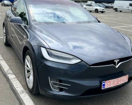 Тесла Модель Х 2017 в Киеве на Automoto.ua Серый Тесла Модель Х, объемом двигателя 0 л и пробегом 140 тыс. км за 25000 $, фото 4 на Automoto.ua