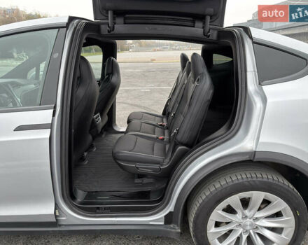 Серый Тесла Модель Х, объемом двигателя 0 л и пробегом 215 тыс. км за 21700 $, фото 49 на Automoto.ua