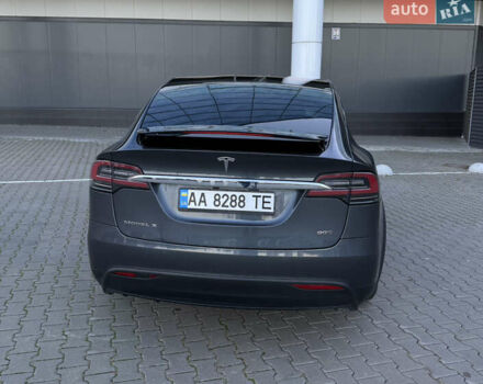 Серый Тесла Модель Х, объемом двигателя 0 л и пробегом 142 тыс. км за 41000 $, фото 5 на Automoto.ua