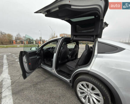 Серый Тесла Модель Х, объемом двигателя 0 л и пробегом 215 тыс. км за 21700 $, фото 48 на Automoto.ua